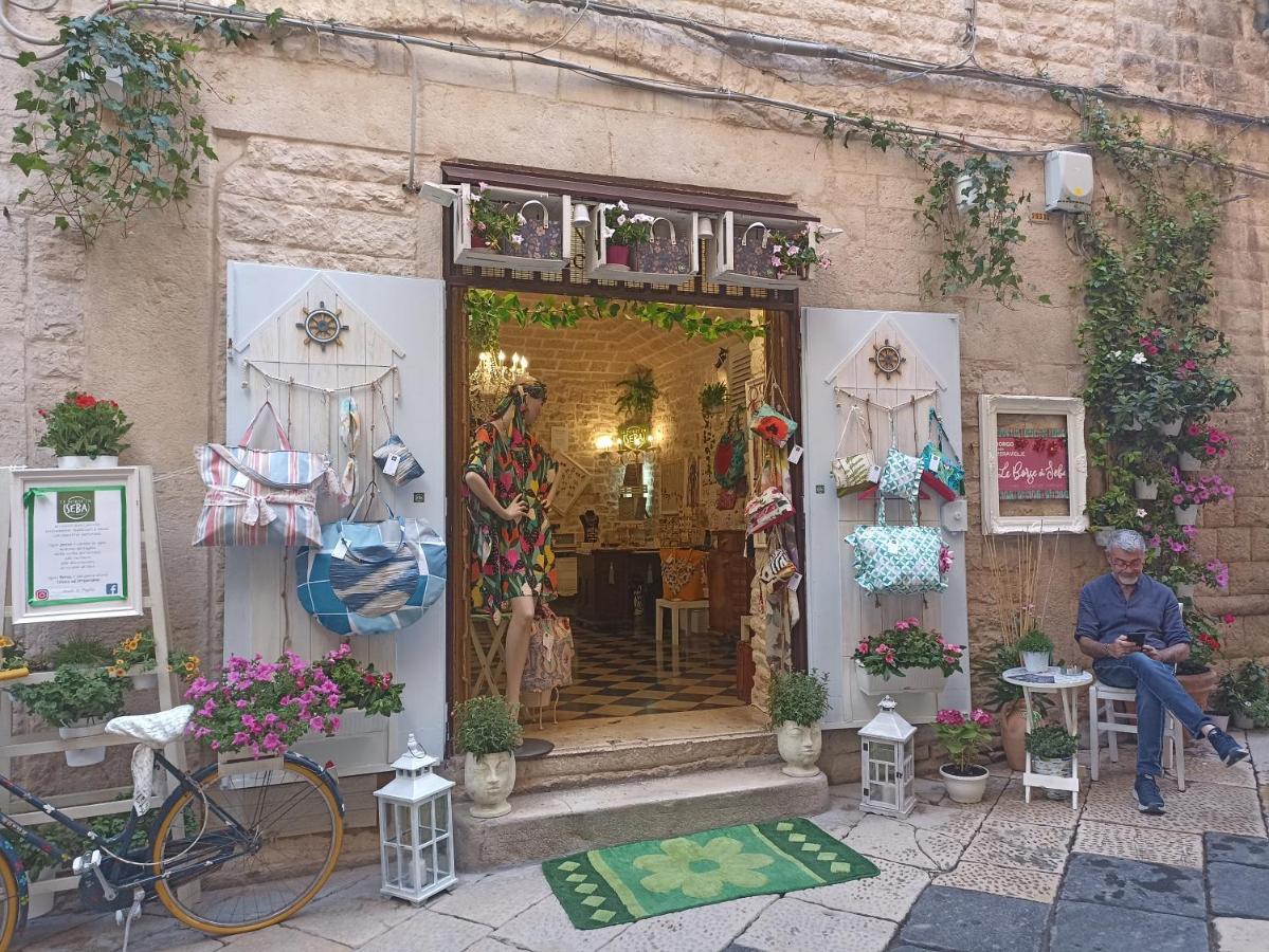 Iris Apartment, Comfort E Stile Nel Cuore Di Bisceglie Kültér fotó